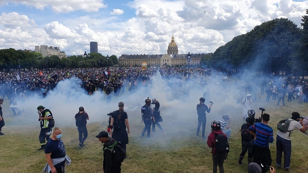 Paris : de violents heurts en marge de la manifestation des soignants