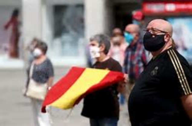 Des milliers d'Espagnols manifestent contre le gouvernement de gauche et sa gestion de la pandémie  