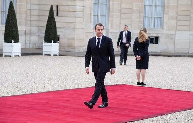 "Deux ans après sa victoire, Emmanuel Macron garde l'image d'un président élu par accident"
