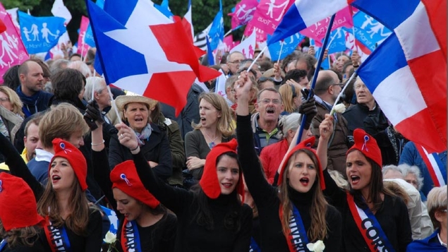 Le réveil de la France et le retour du drapeau