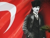 Les footballeurs turcs jouent pour Atatürk