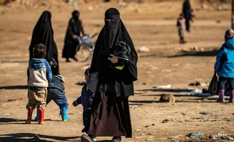 Paris : Sonia, épouse de djihadiste, revenante de Syrie et esclavagiste présumée, mise en examen pour « génocide » et « crime contre l’humanité » à...