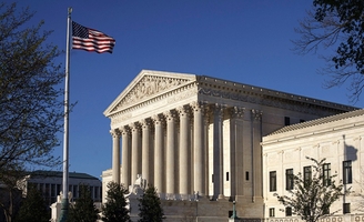 Plainte de 18 Etats américains auprès de la Cour Suprême