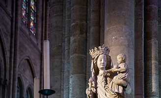 Stéphane Bern : « Notre-Dame de Paris est d’abord un lieu de culte »