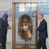 Un masque sacré restitué par la Belgique à la République démocratique du Congo réveille les violences interethniques. Ce devait être pourtant un sy...