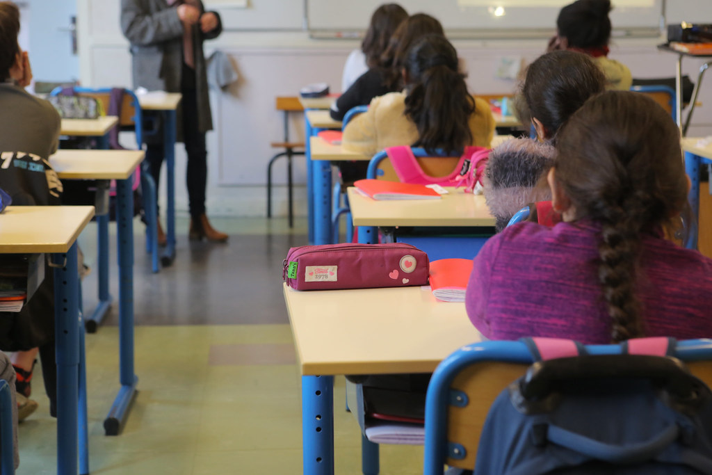 Prière en classe: un syndicat du privé prend ses distances avec l’Enseignement catholique